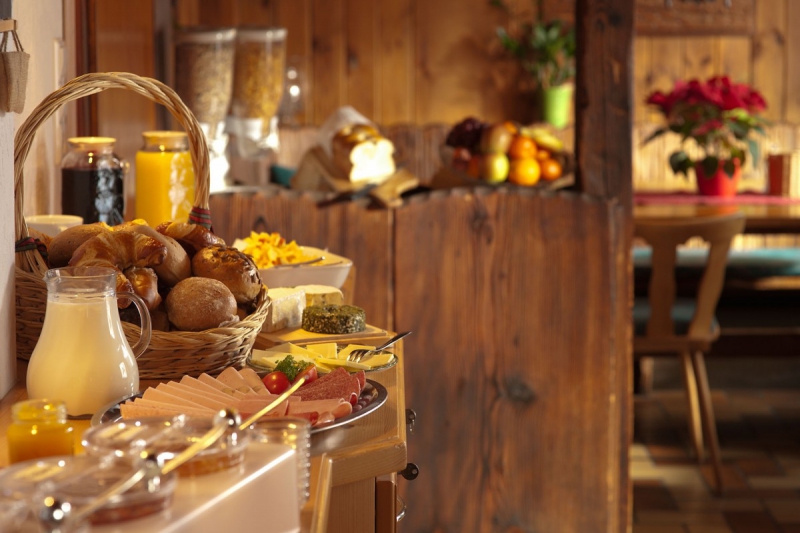 boulangerie-MANDELIEU LA NAPOULE-min_breakfast_buffet_food_restaurant_meal_hotel_plate_fresh-718745